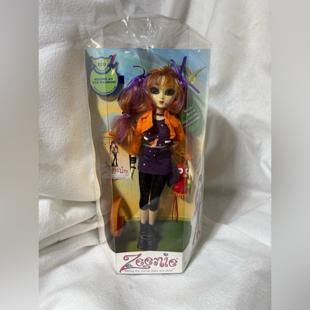 Zeenie Dollz “Evee” Eco Warrior 2013 Collectible Doll